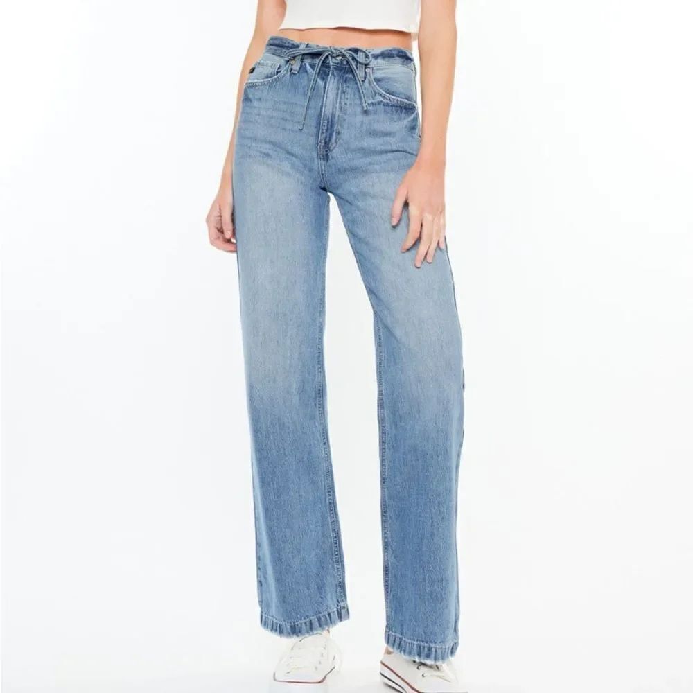 Roxana Ultra High Rise 90's Flare Jeans NWT SZ 11/29